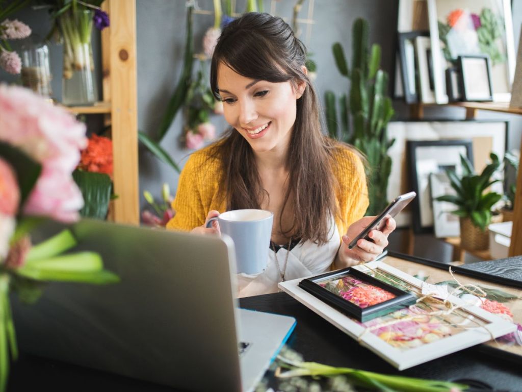 6 Ways Mixed Media Artists Can Experiment Freely Without&nbsp;Pressure